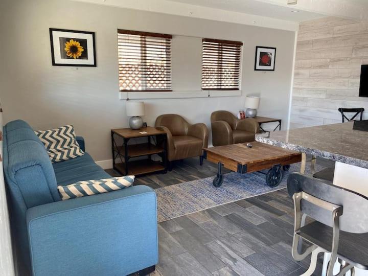 The Flagstone Boutique Inn & Suites カナブ エクステリア 写真