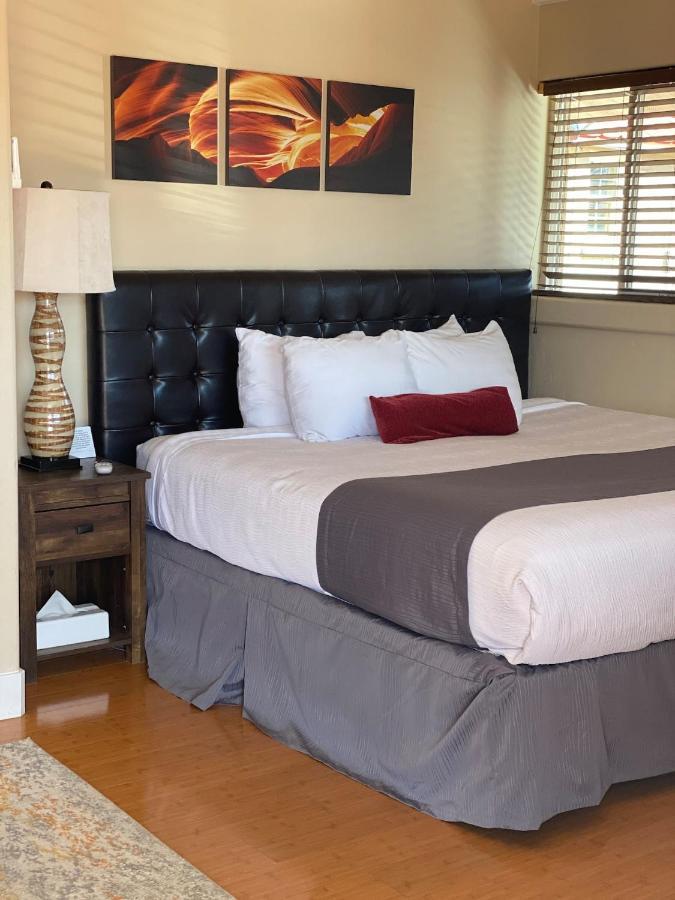 The Flagstone Boutique Inn & Suites カナブ エクステリア 写真