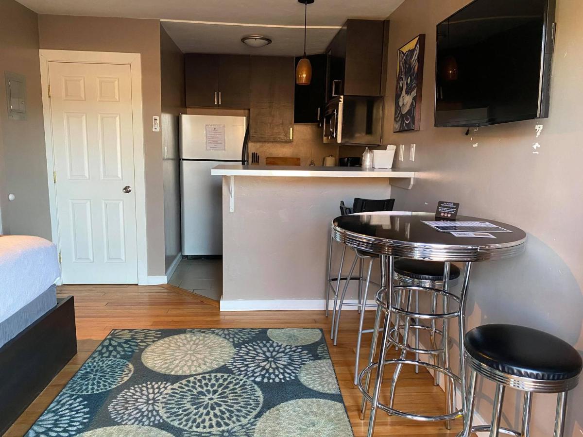 The Flagstone Boutique Inn & Suites カナブ エクステリア 写真