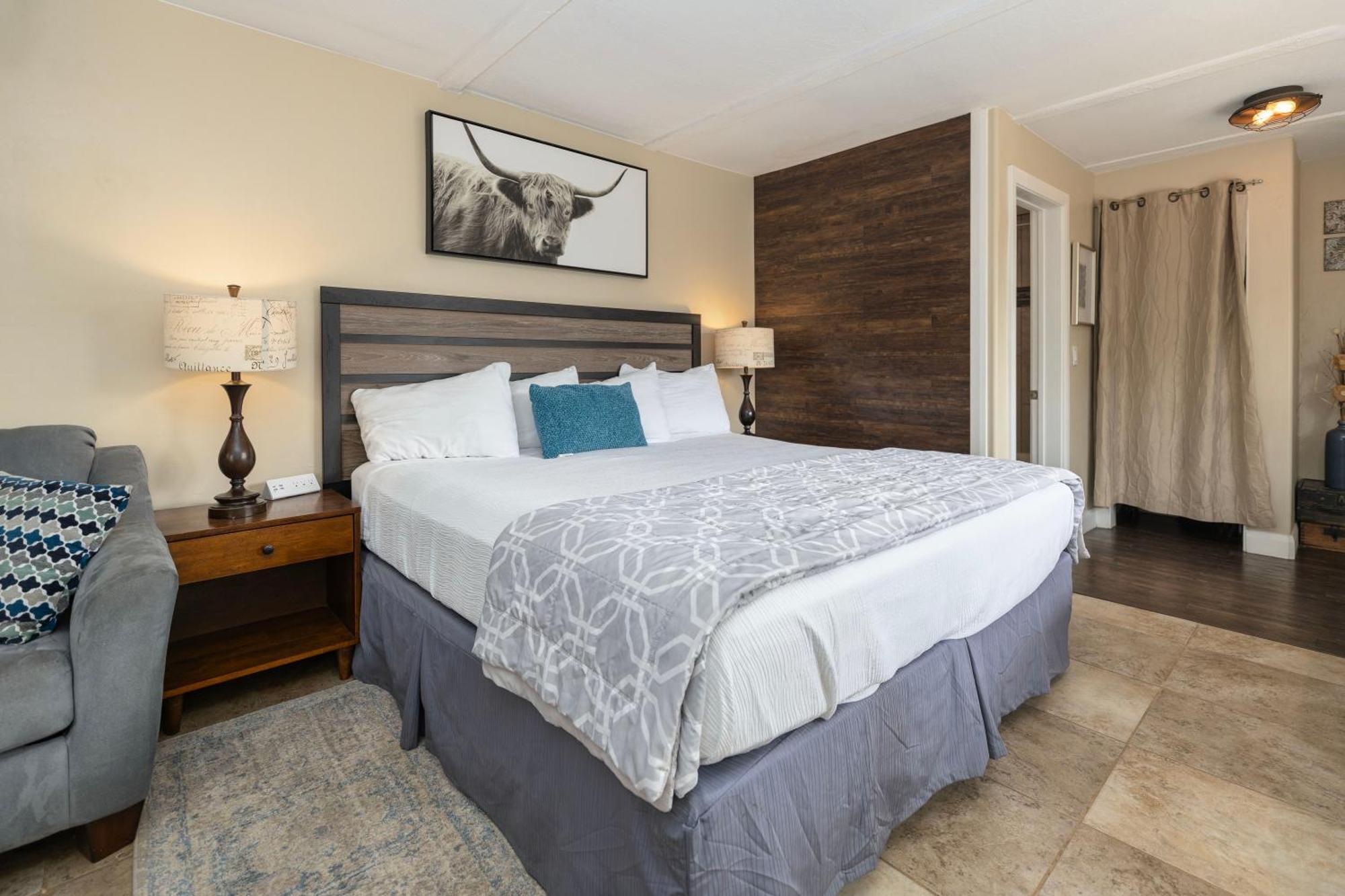 The Flagstone Boutique Inn & Suites カナブ エクステリア 写真
