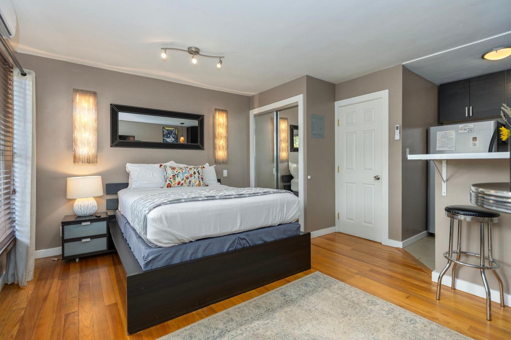 The Flagstone Boutique Inn & Suites カナブ エクステリア 写真